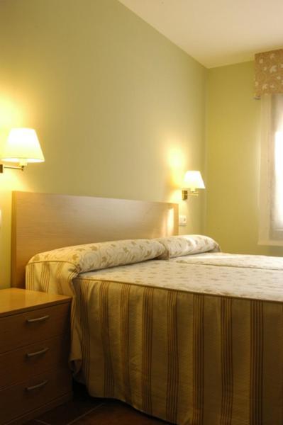 Aparthotel Tres Caminos El Grado Ngoại thất bức ảnh