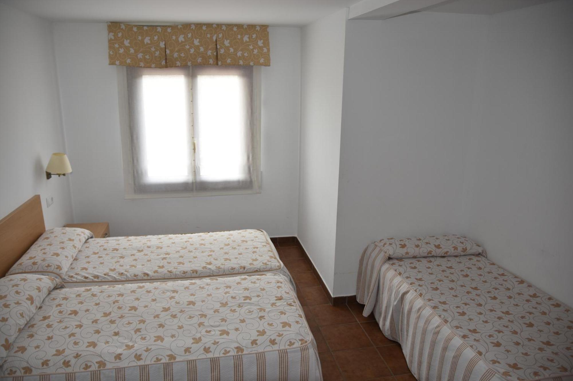 Aparthotel Tres Caminos El Grado Ngoại thất bức ảnh