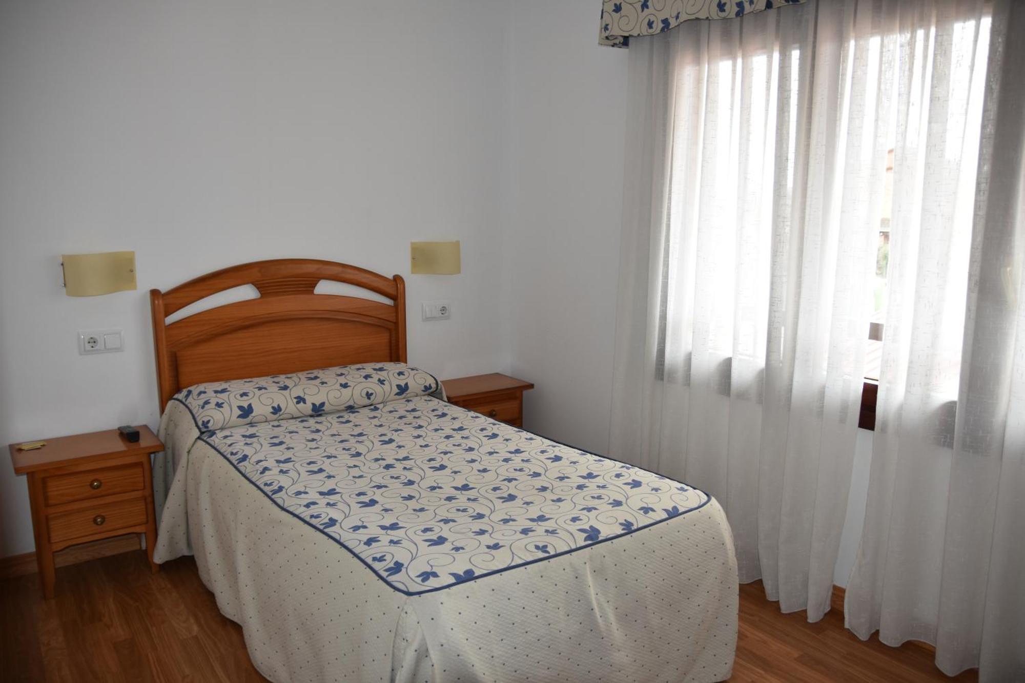 Aparthotel Tres Caminos El Grado Ngoại thất bức ảnh