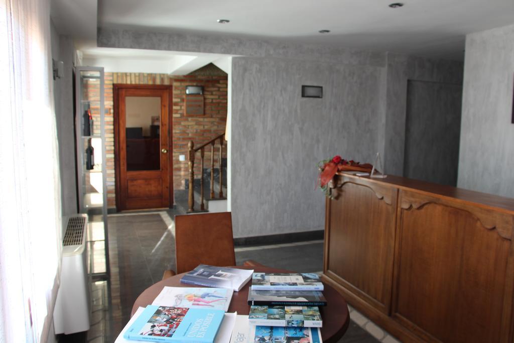 Aparthotel Tres Caminos El Grado Ngoại thất bức ảnh