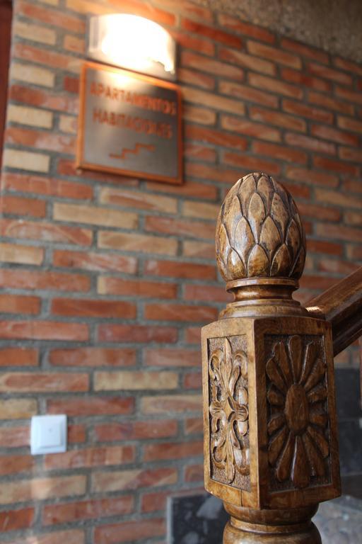 Aparthotel Tres Caminos El Grado Ngoại thất bức ảnh