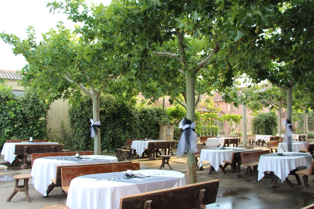 Aparthotel Tres Caminos El Grado Ngoại thất bức ảnh