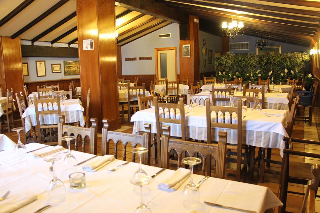 Aparthotel Tres Caminos El Grado Ngoại thất bức ảnh